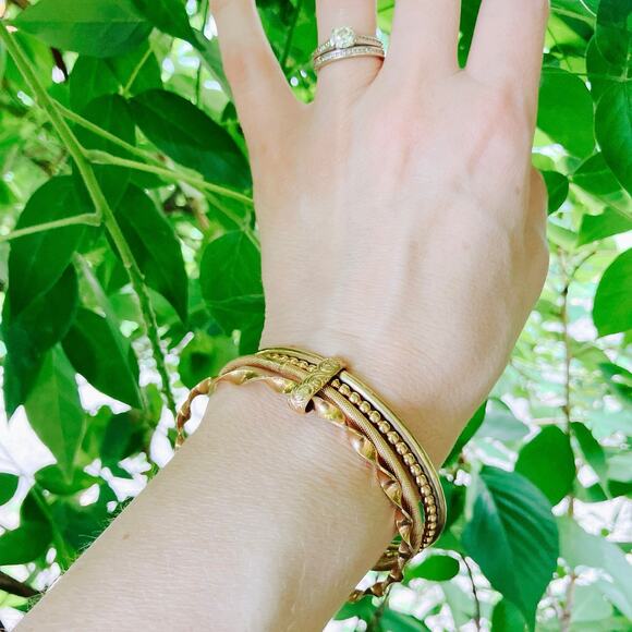 VTG 1980s Bangle Gold Tone Fixed Triple Bracelet Textured Layered Design - Picture 11 of 11